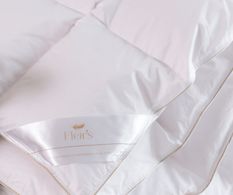 PIOEN – Weiße Gänsedaunendecke