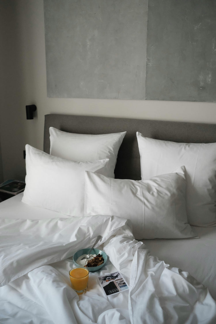ZINNIA - White goose feather pillow