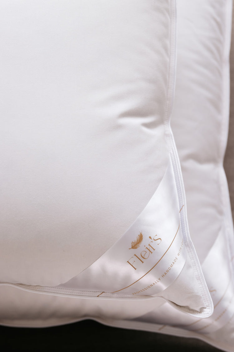 LOBELIA - Dreikammer-Gänsedaunenkissen -