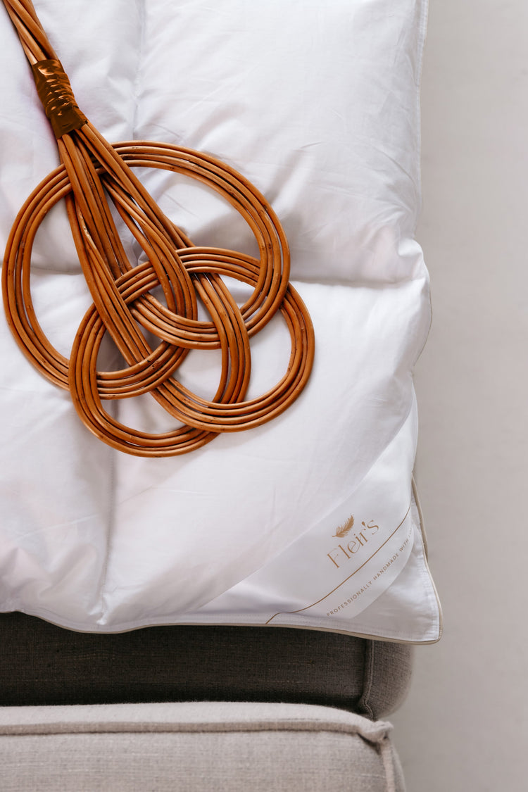 PIOEN – Weiße Gänsedaunendecke